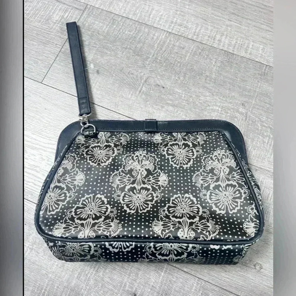 Petunia Pickle Bottom Cross Town Clutch Black Yellow Floral - Picture 3 of 4